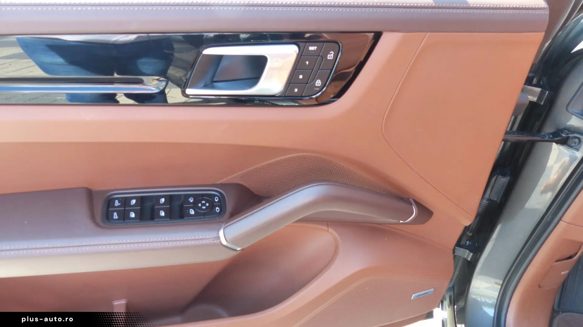 PORSCHE Cayenne S tolle Farbkombi Pano Sport Design
