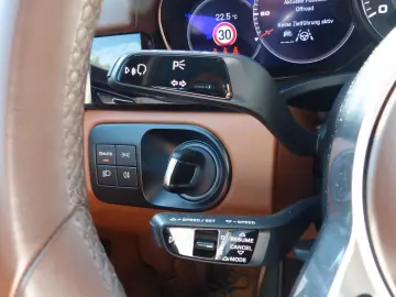 PORSCHE Cayenne S tolle Farbkombi Pano Sport Design