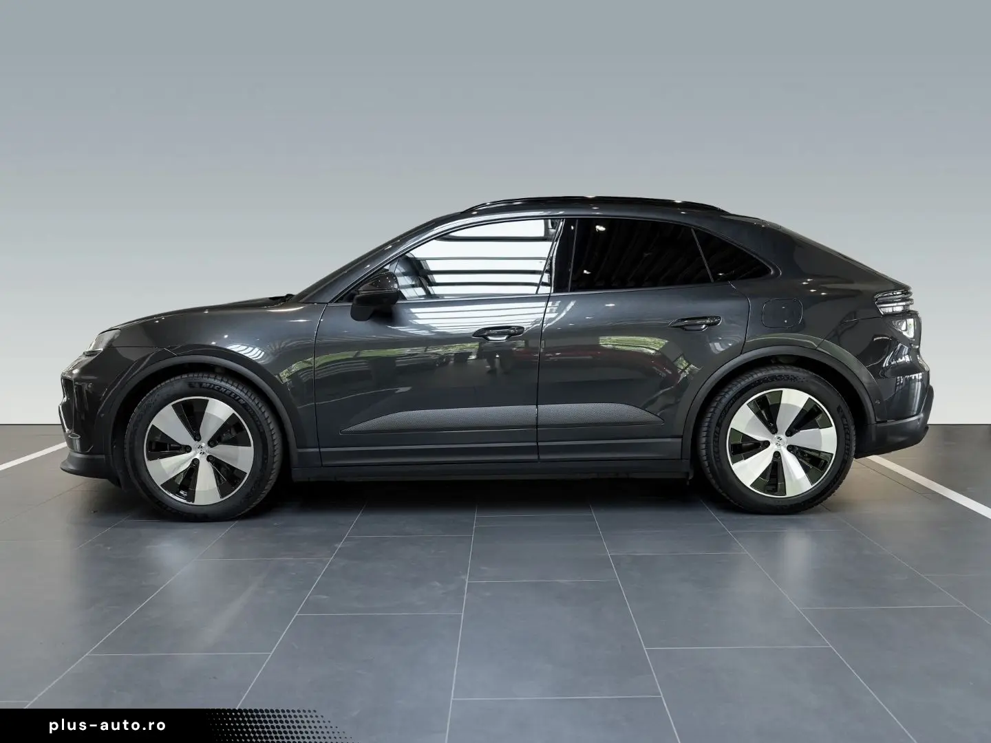 PORSCHE Macan 4 Surround View Luftfederung Panoramadach