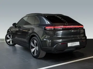 PORSCHE Macan 4 Surround View Luftfederung Panoramadach