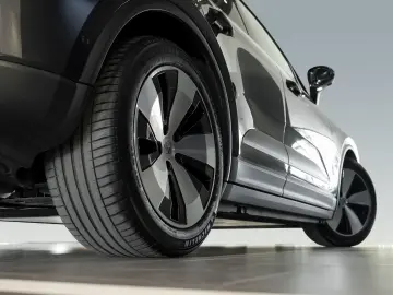 PORSCHE Macan 4 Surround View Luftfederung Panoramadach