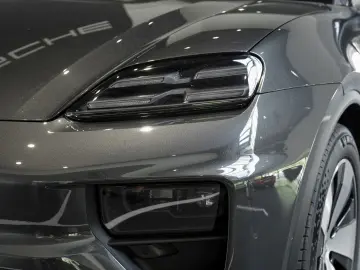 PORSCHE Macan 4 Surround View Luftfederung Panoramadach