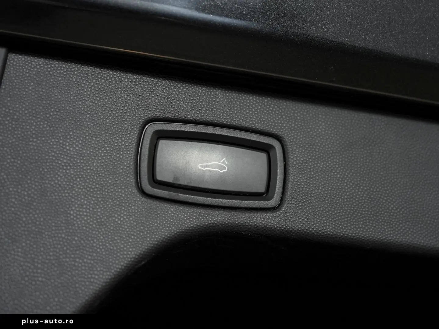 PORSCHE Macan 4 Surround View Luftfederung Panoramadach