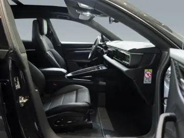 PORSCHE Macan 4 Surround View Luftfederung Panoramadach