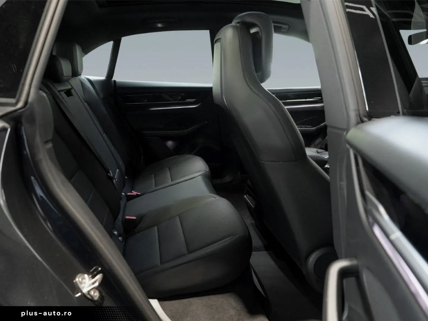 PORSCHE Macan 4 Surround View Luftfederung Panoramadach