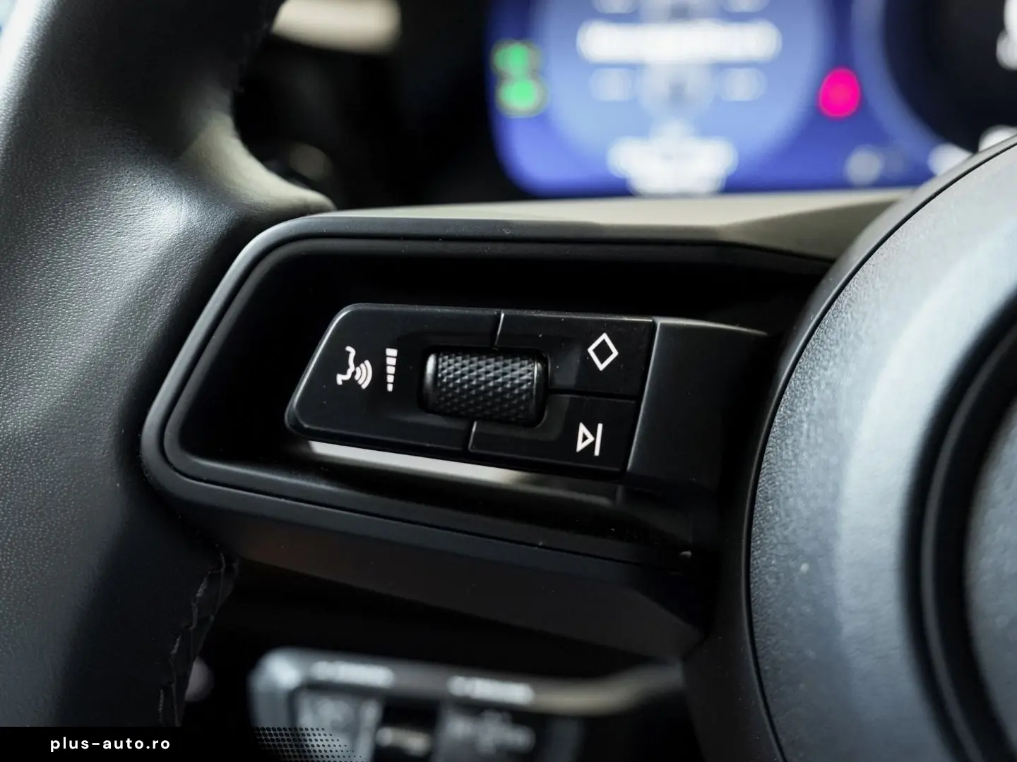 PORSCHE Macan 4 Surround View Luftfederung Panoramadach