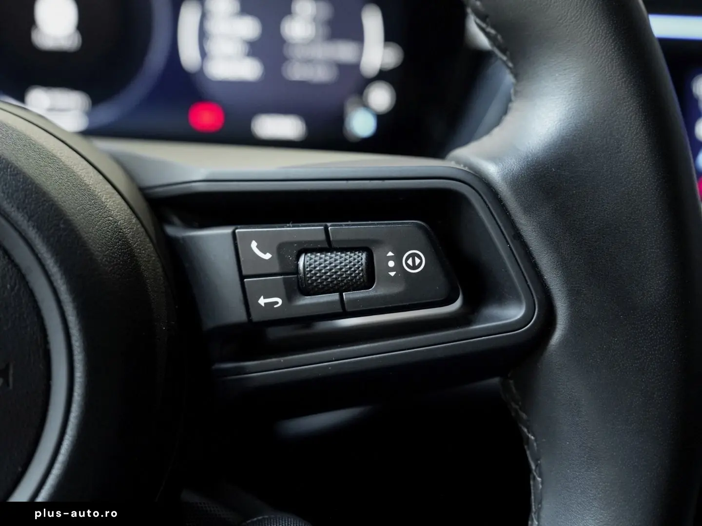 PORSCHE Macan 4 Surround View Luftfederung Panoramadach