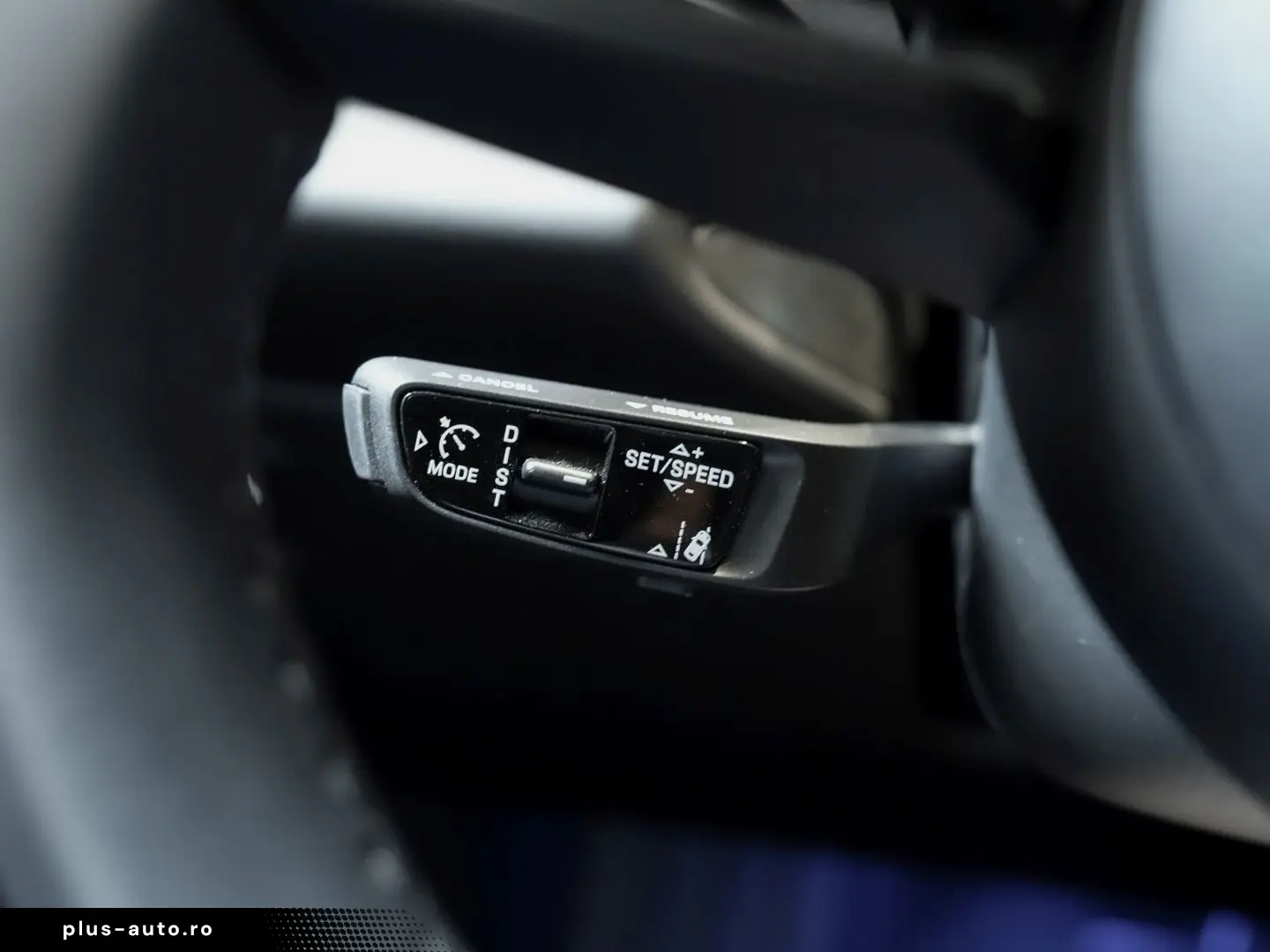 PORSCHE Macan 4 Surround View Luftfederung Panoramadach
