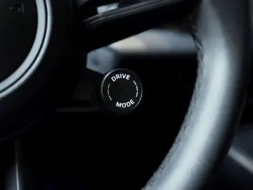 PORSCHE Macan 4 Surround View Luftfederung Panoramadach