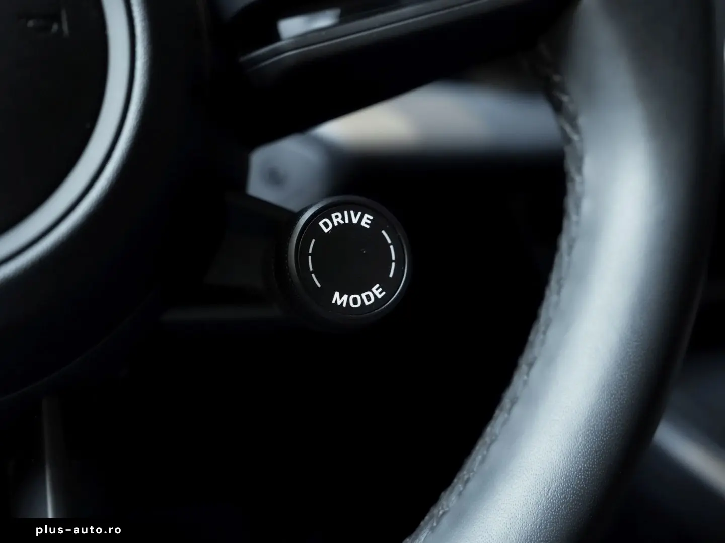 PORSCHE Macan 4 Surround View Luftfederung Panoramadach