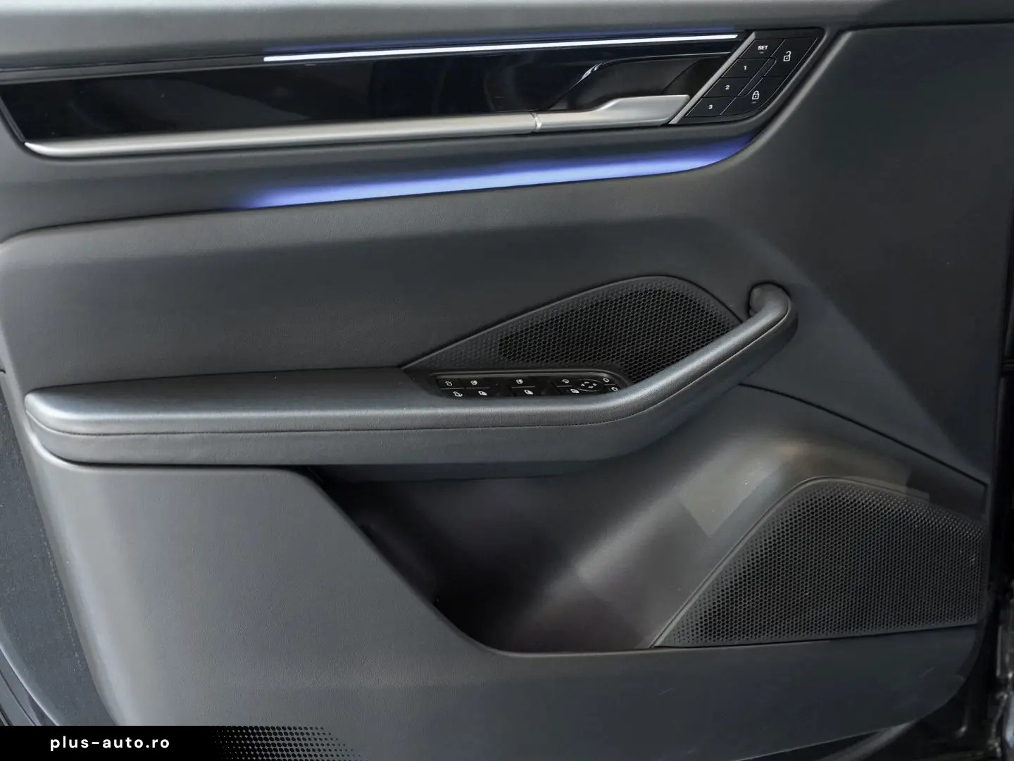PORSCHE Macan 4 Surround View Luftfederung Panoramadach