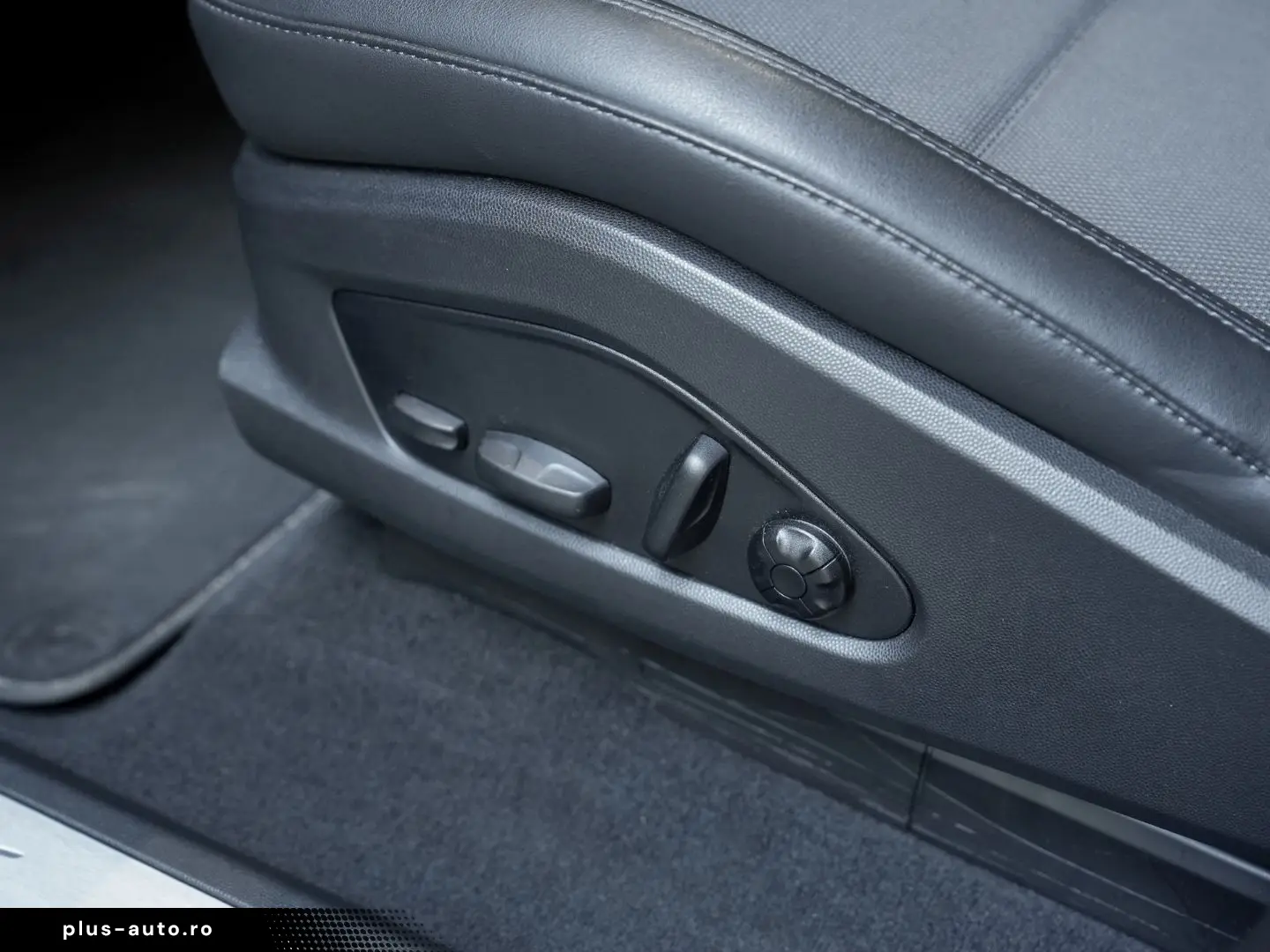 PORSCHE Macan 4 Surround View Luftfederung Panoramadach