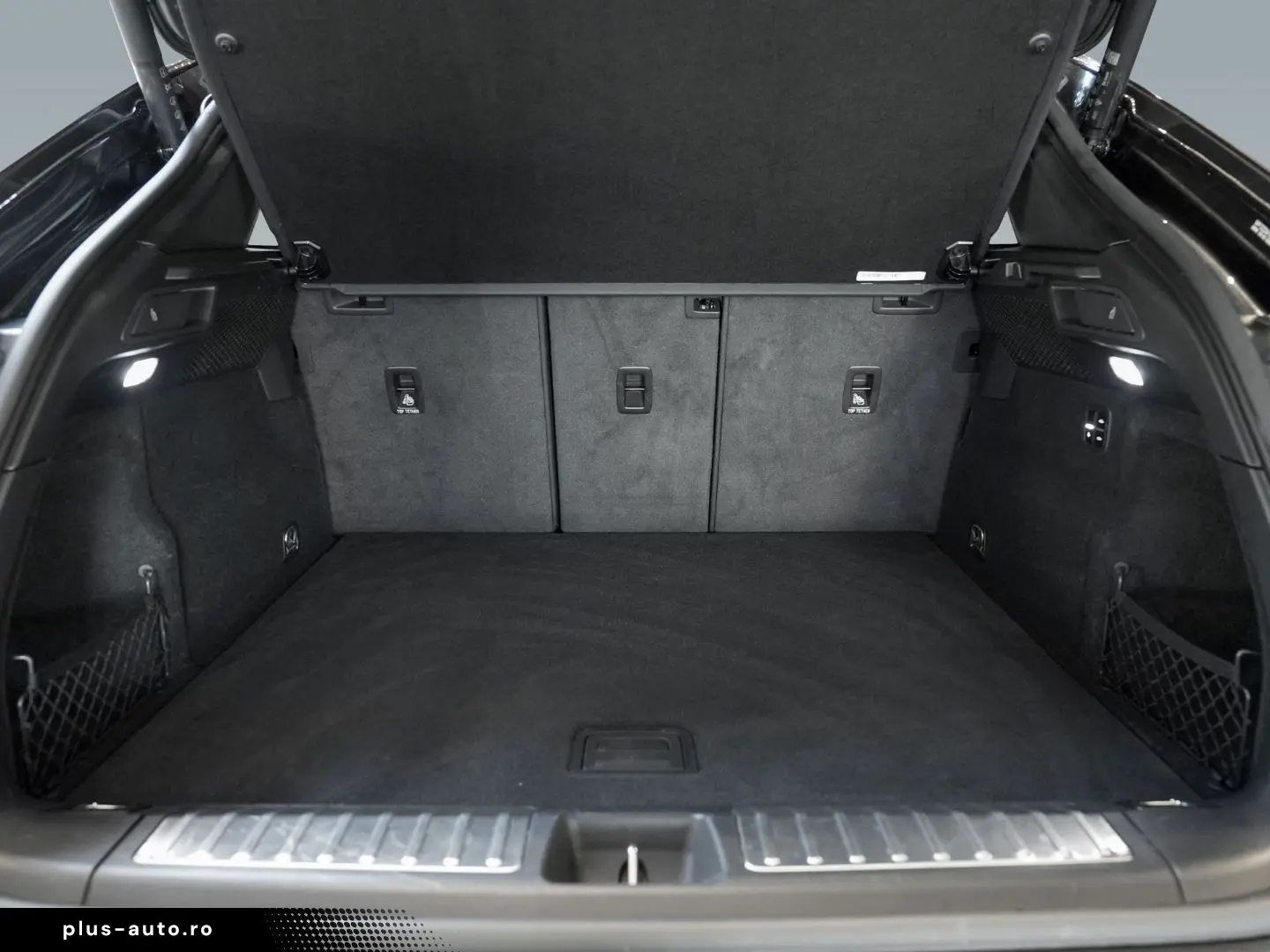 PORSCHE Macan 4 Surround View Luftfederung Panoramadach