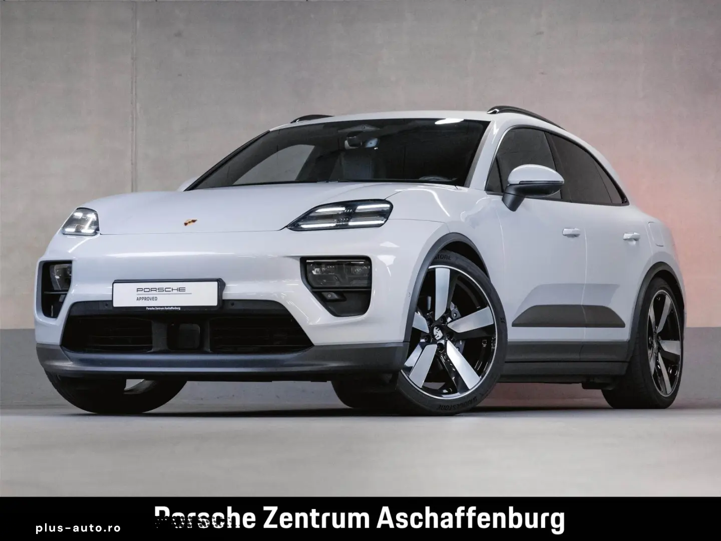 PORSCHE Macan 4 Electric Panoramadach Servolenkung Plus