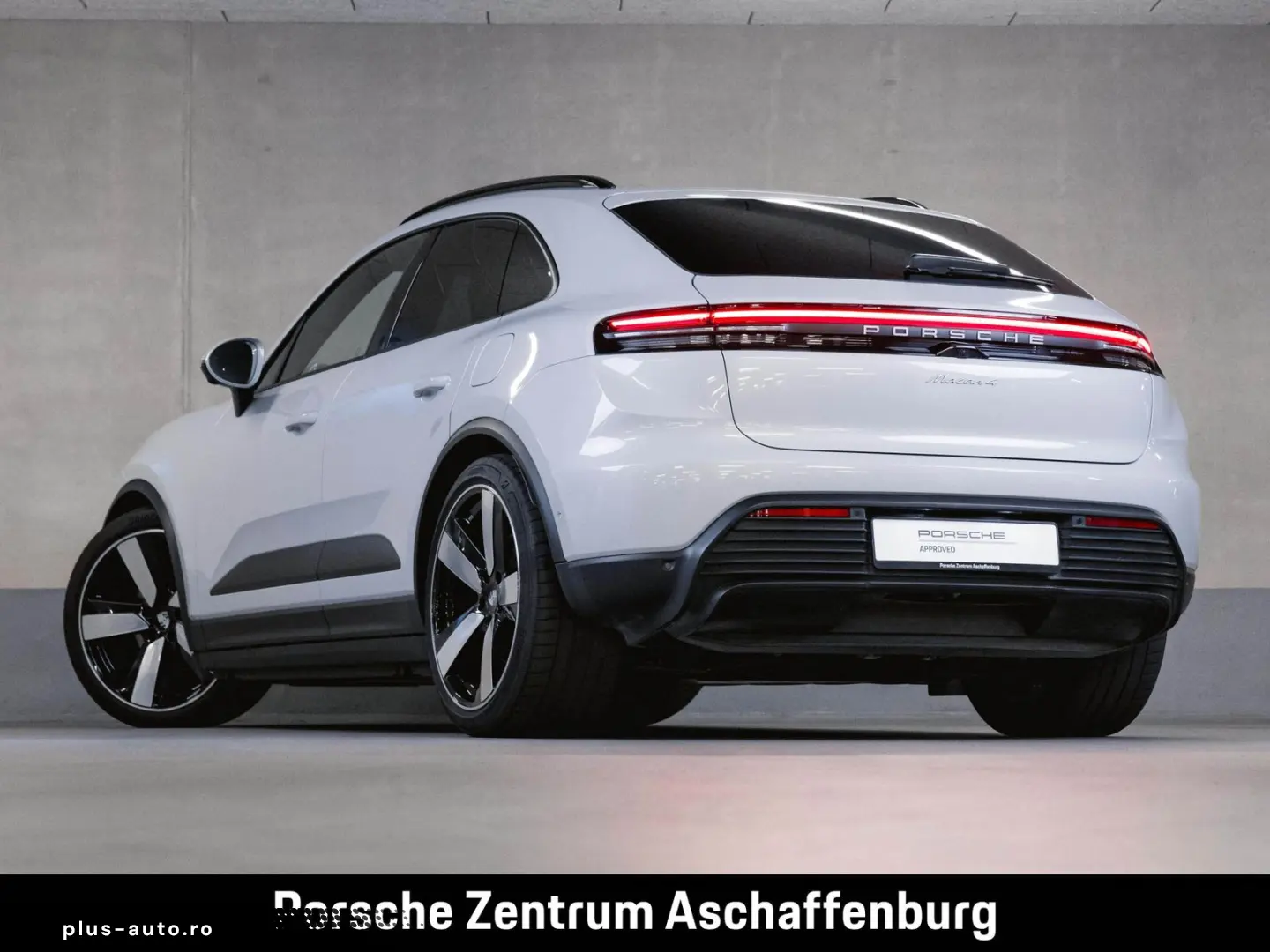 PORSCHE Macan 4 Electric Panoramadach Servolenkung Plus