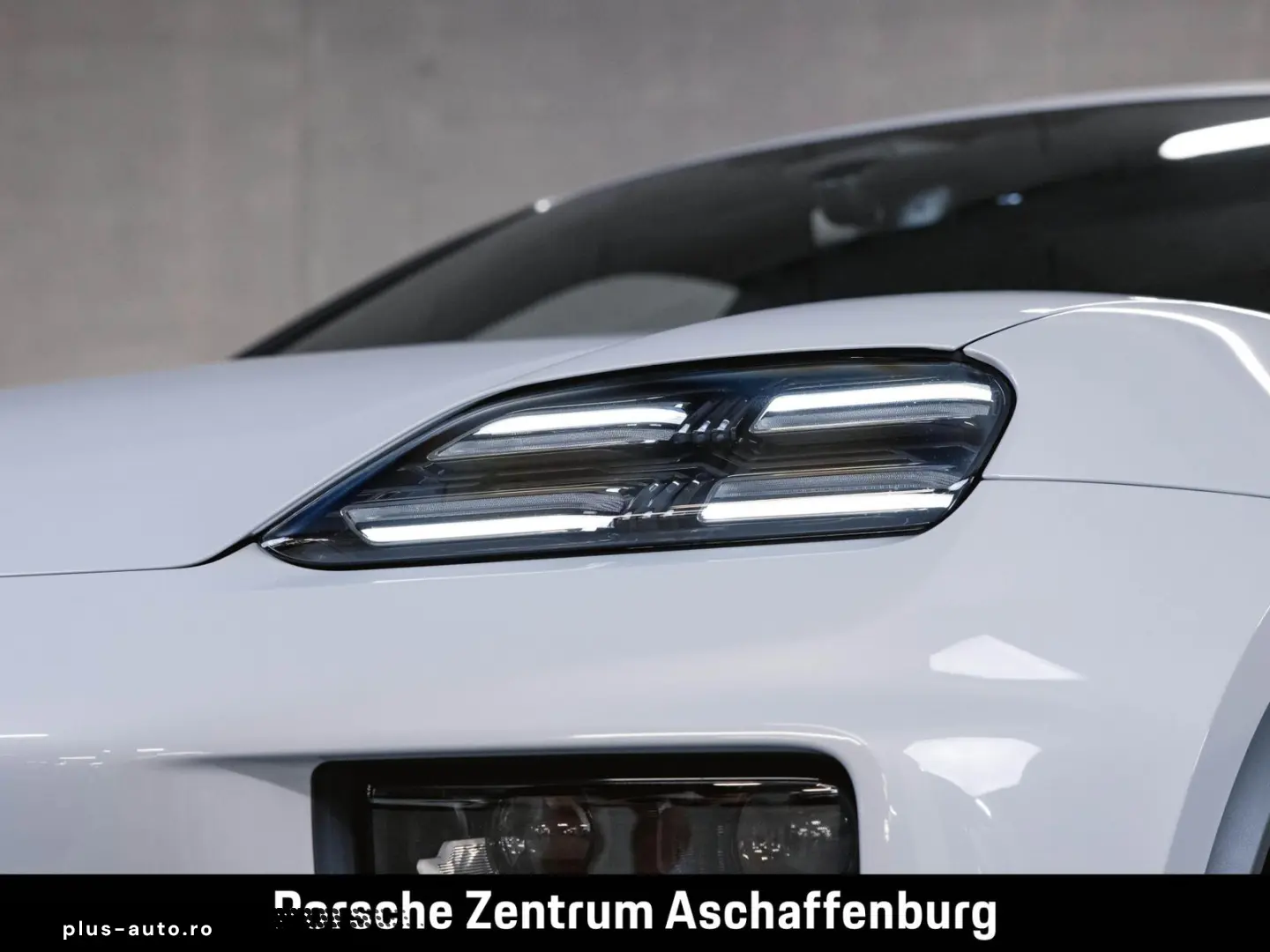 PORSCHE Macan 4 Electric Panoramadach Servolenkung Plus