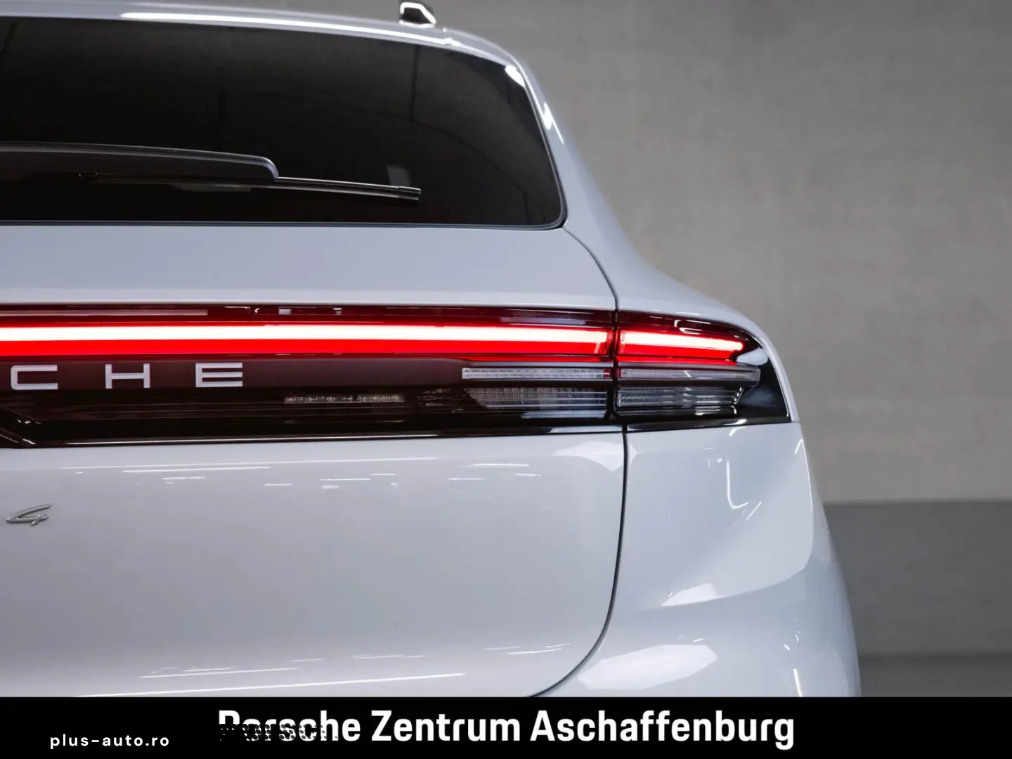 PORSCHE Macan 4 Electric Panoramadach Servolenkung Plus