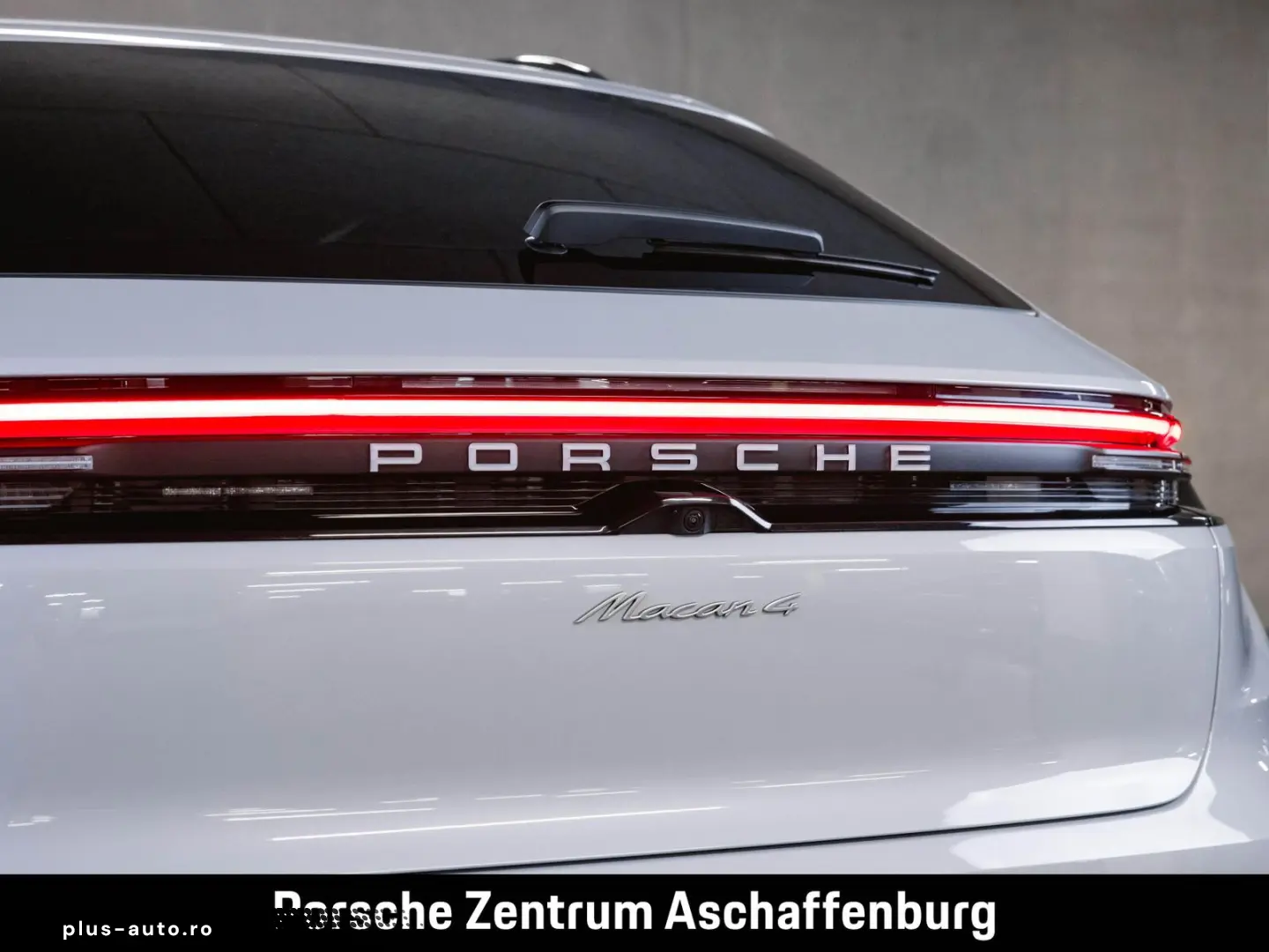 PORSCHE Macan 4 Electric Panoramadach Servolenkung Plus