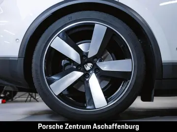 PORSCHE Macan 4 Electric Panoramadach Servolenkung Plus