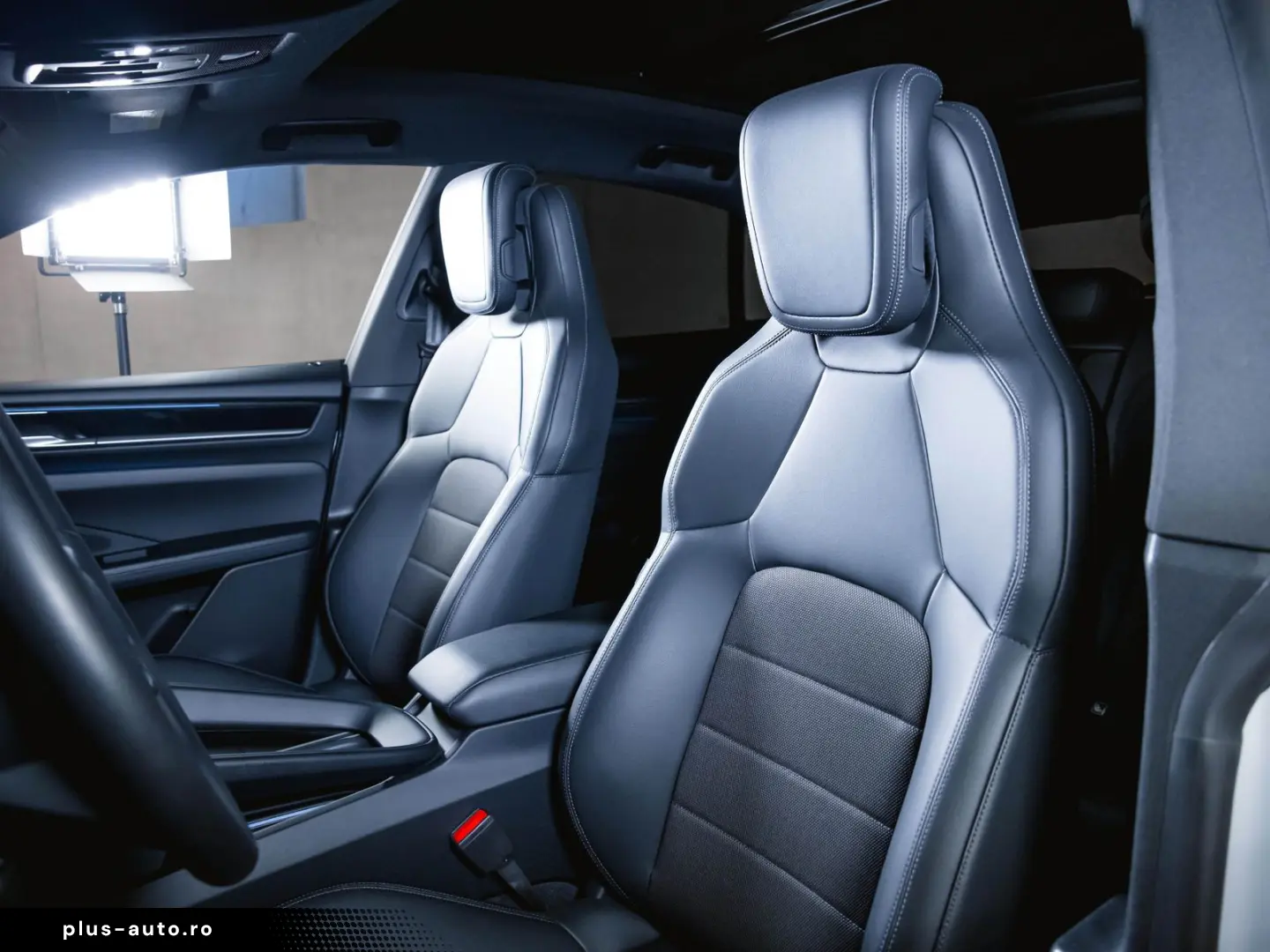 PORSCHE Macan 4 Electric Panoramadach Servolenkung Plus