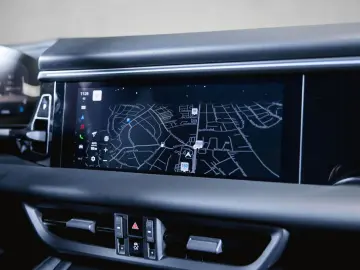 PORSCHE Macan 4 Electric Panoramadach Servolenkung Plus