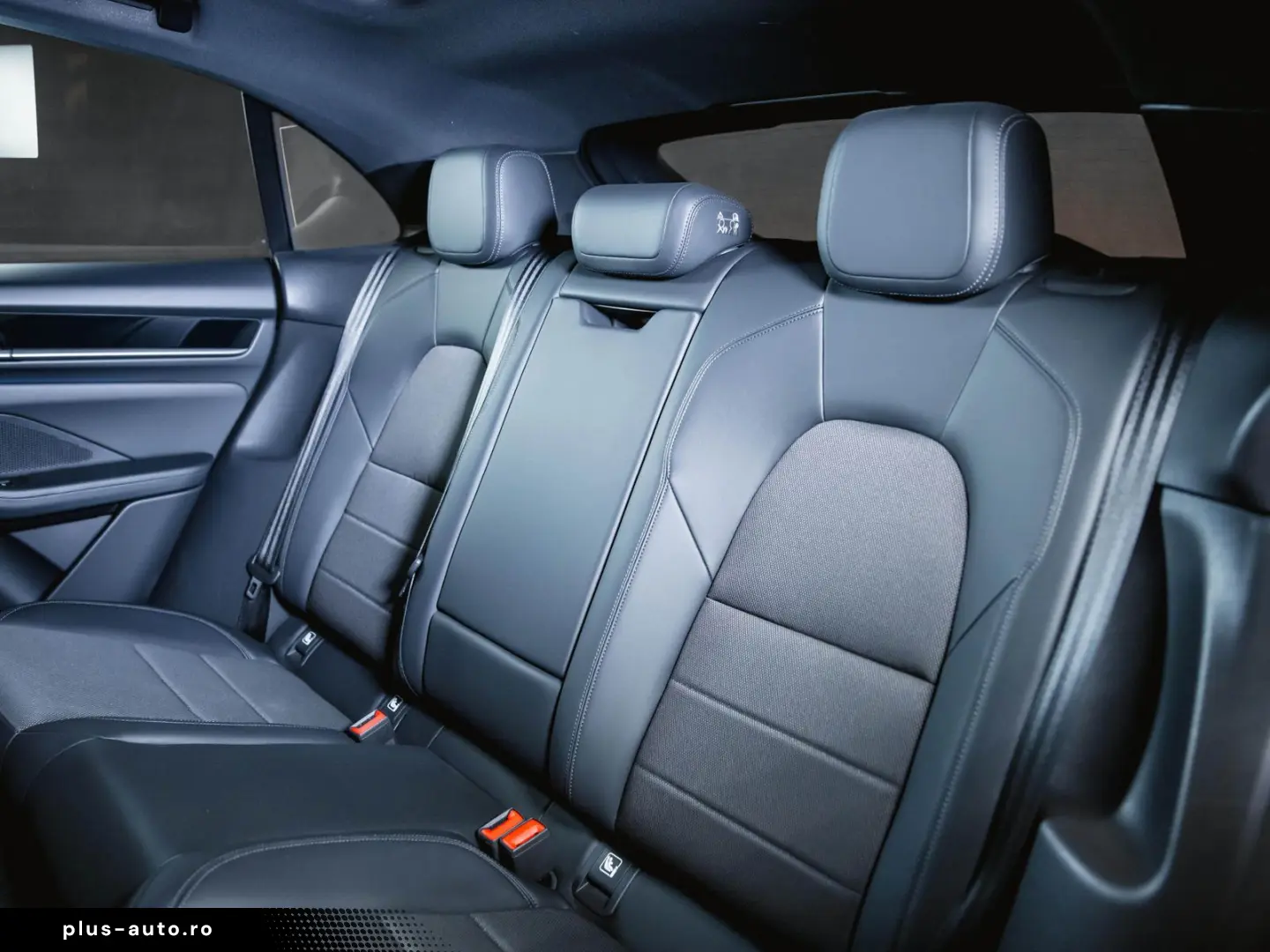PORSCHE Macan 4 Electric Panoramadach Servolenkung Plus