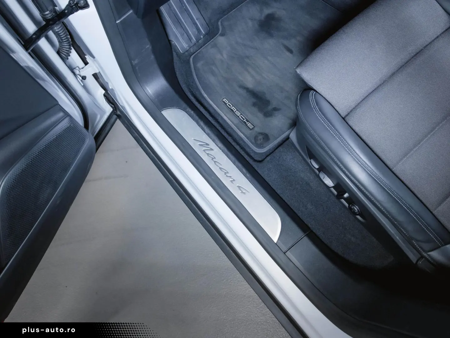 PORSCHE Macan 4 Electric Panoramadach Servolenkung Plus