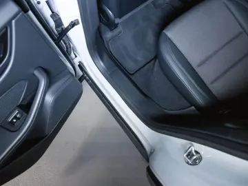 PORSCHE Macan 4 Electric Panoramadach Servolenkung Plus