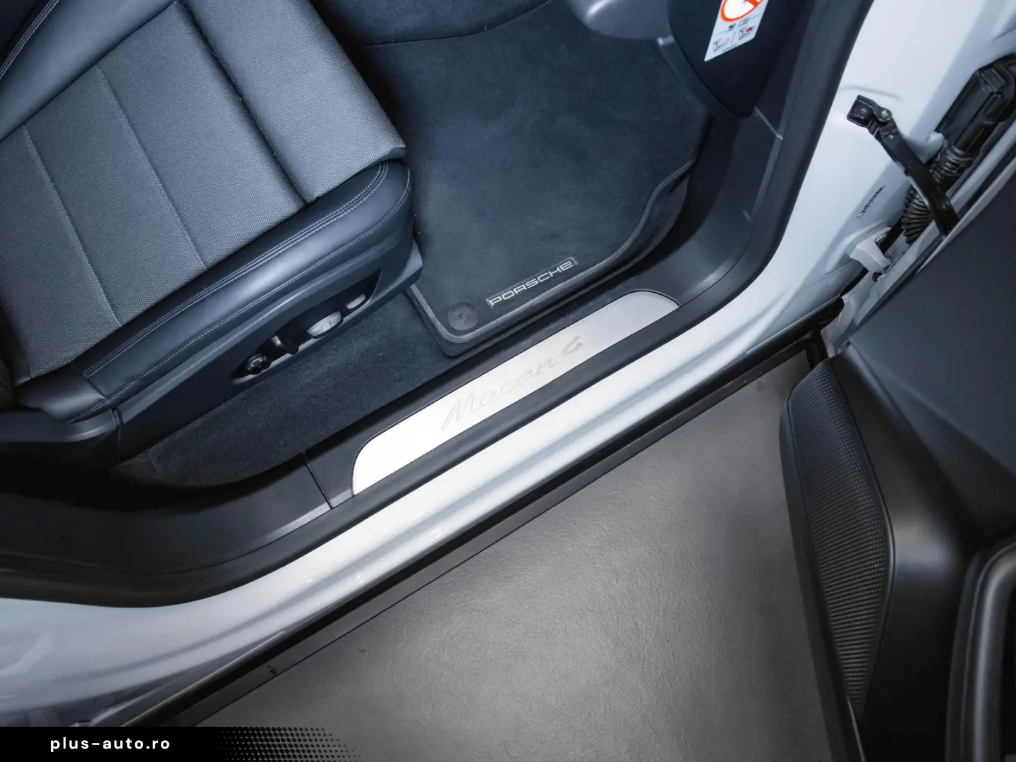 PORSCHE Macan 4 Electric Panoramadach Servolenkung Plus