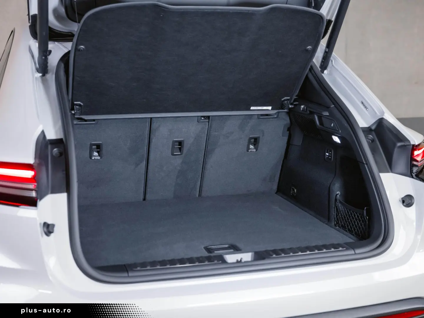 PORSCHE Macan 4 Electric Panoramadach Servolenkung Plus