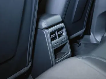 PORSCHE Macan 4 Electric Panoramadach Servolenkung Plus