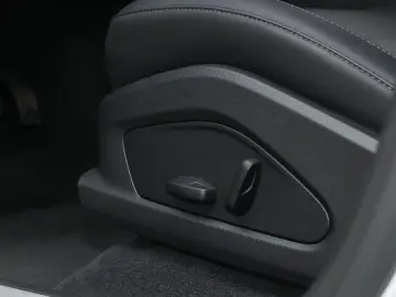 PORSCHE Macan 4 Abstandstempomat SurroundView LED-Matrix