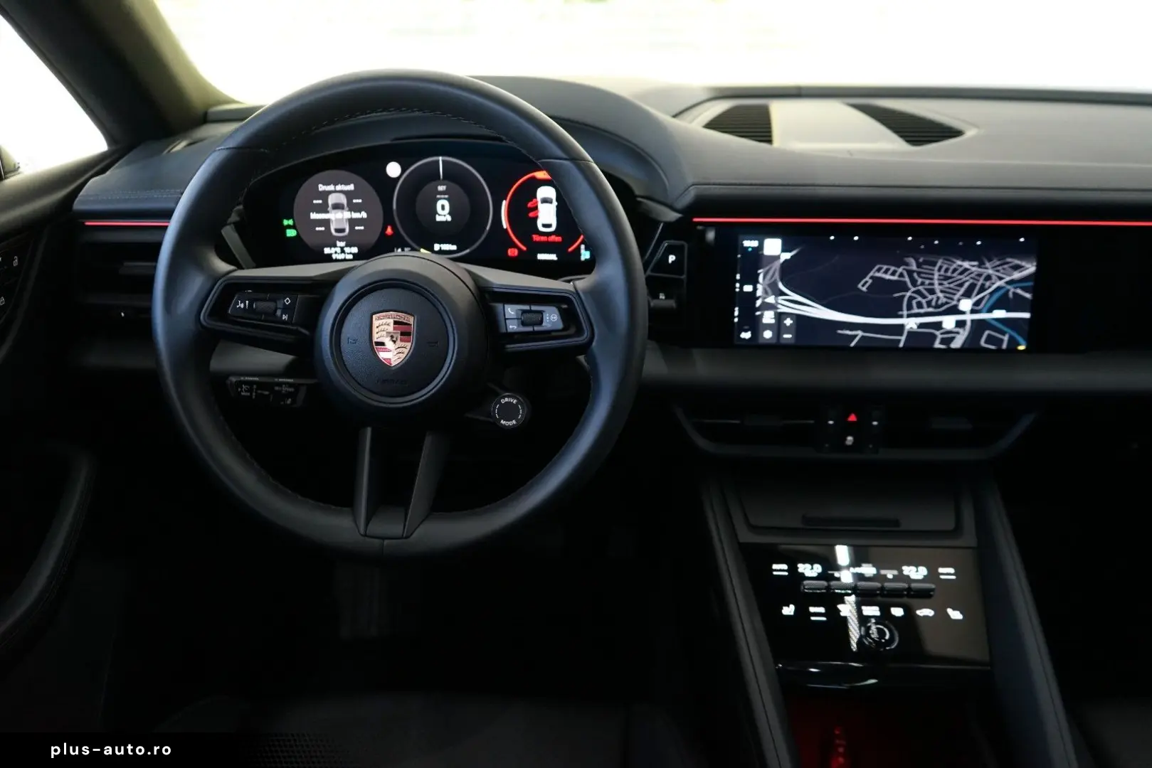 PORSCHE Macan 4 Electric LUFT PANO 18W MATRIX ACC HAL 21