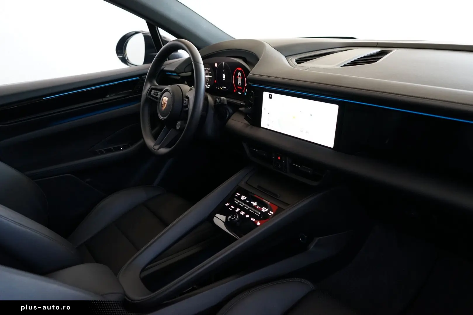 PORSCHE Macan 4 Electric LUFT PANO 18W MATRIX ACC HAL 21