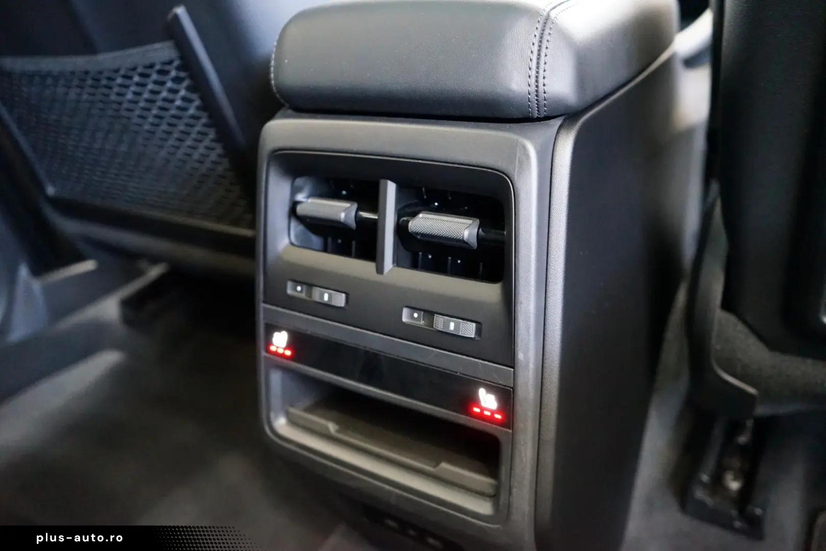 PORSCHE Macan 4 Electric LUFT PANO 18W MATRIX ACC HAL 21