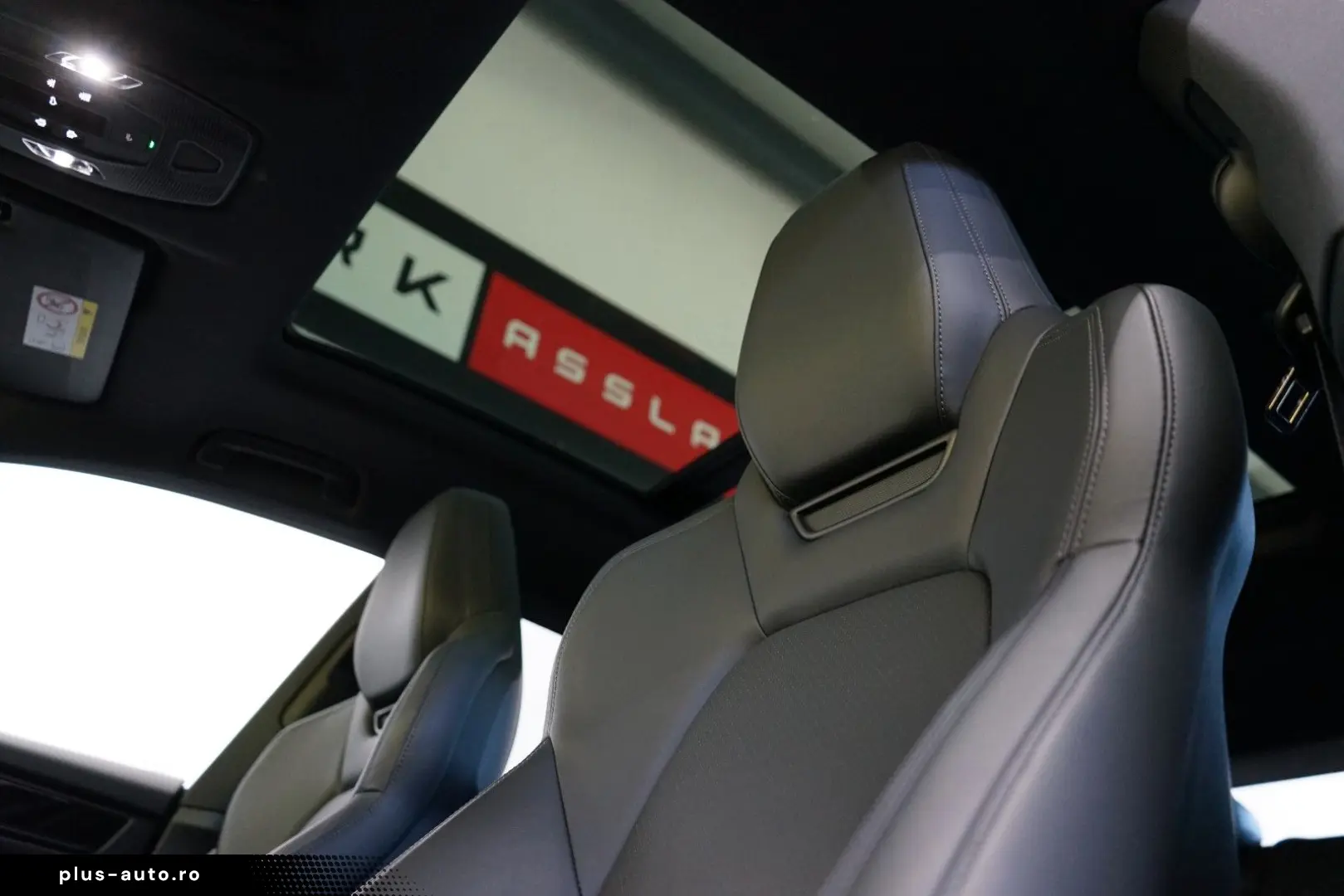 PORSCHE Macan 4 Electric LUFT PANO 18W MATRIX ACC HAL 21