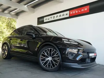 PORSCHE Macan 4 Electric LUFT PANO 18W MATRIX ACC HAL 21