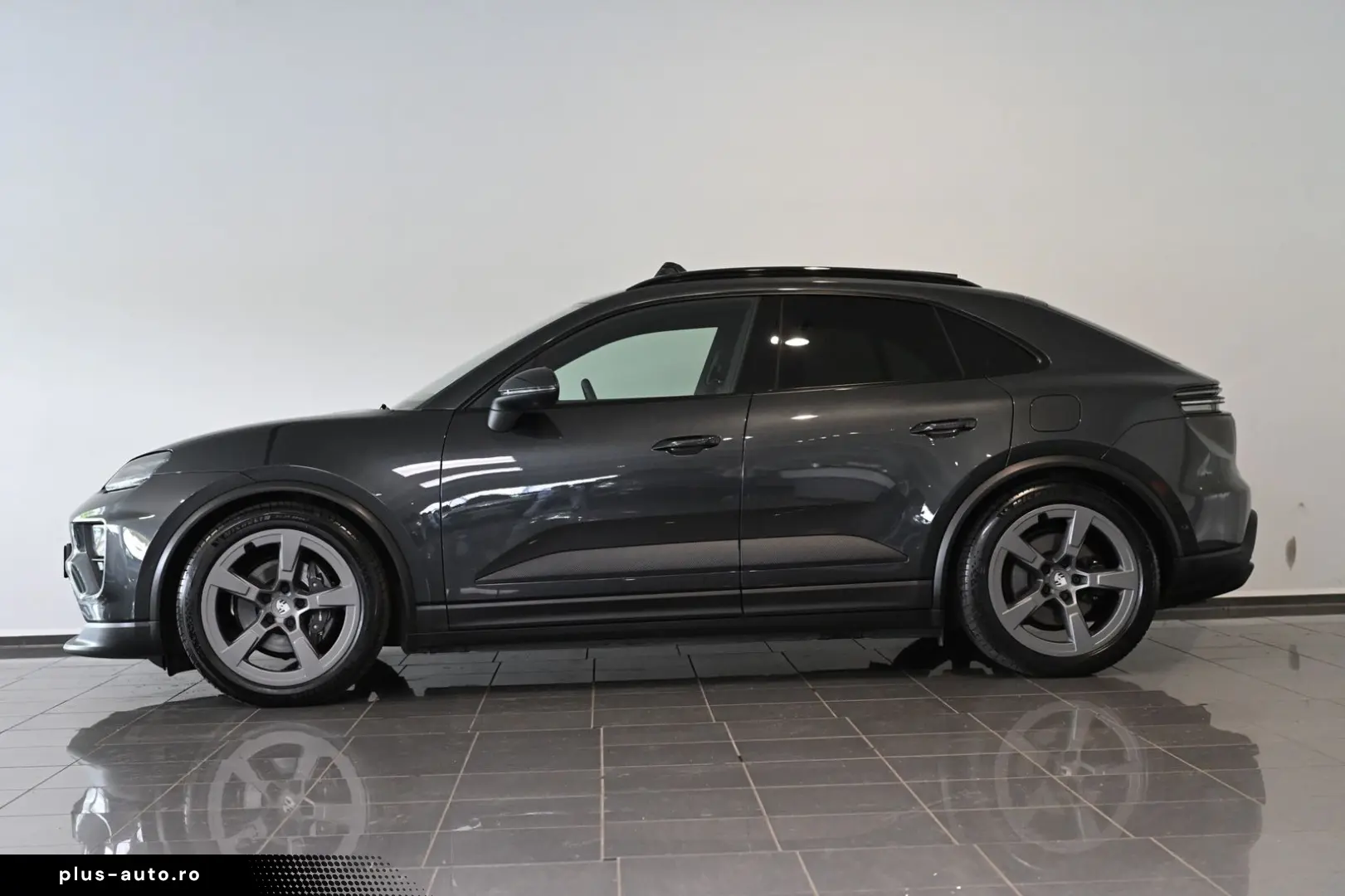 PORSCHE Macan 4 AHK Luftfederung Pano ACC HUD 21-Zoll