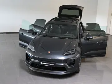 PORSCHE Macan 4 AHK Luftfederung Pano ACC HUD 21-Zoll
