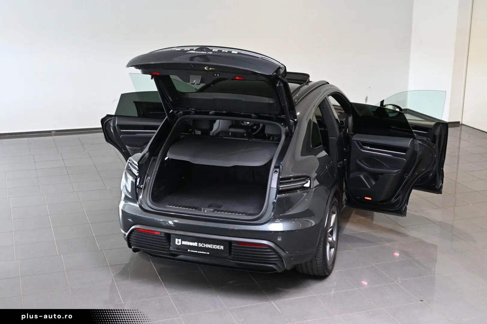 PORSCHE Macan 4 AHK Luftfederung Pano ACC HUD 21-Zoll
