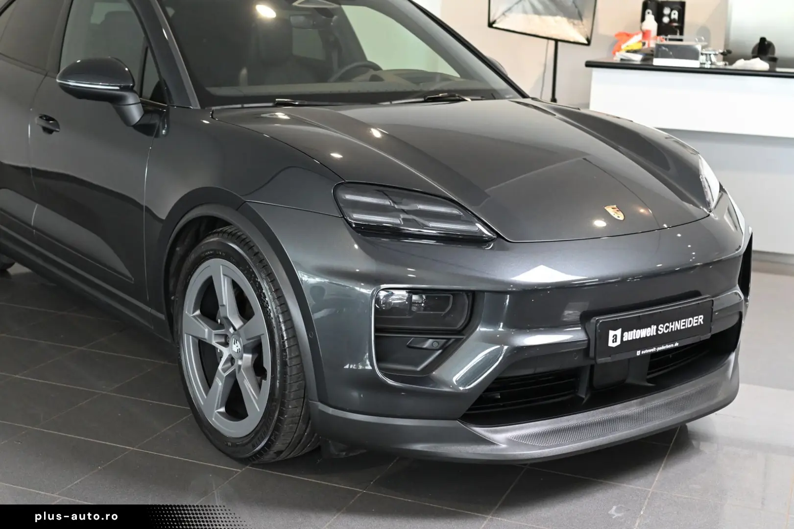 PORSCHE Macan 4 AHK Luftfederung Pano ACC HUD 21-Zoll