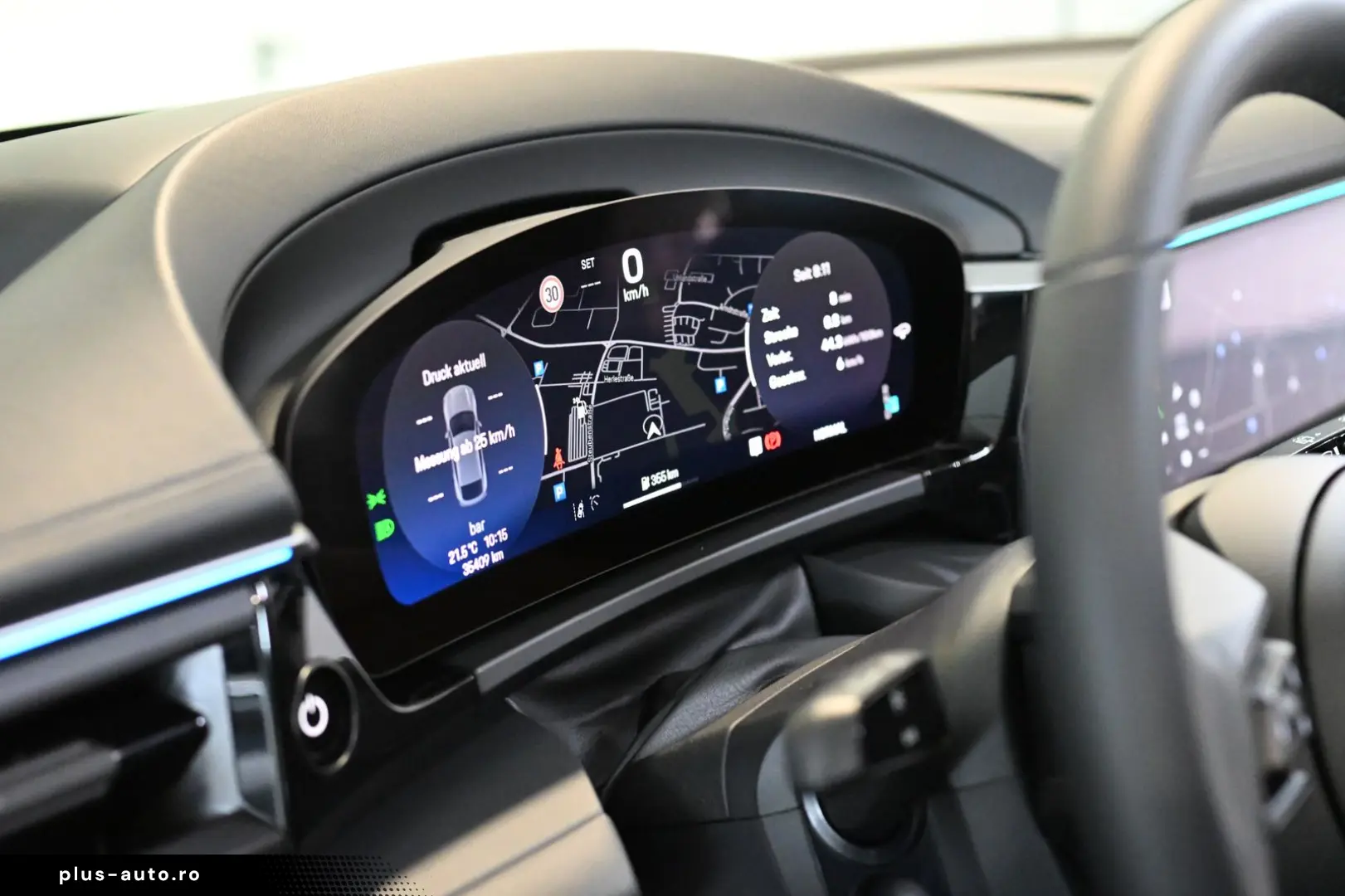 PORSCHE Macan 4 AHK Luftfederung Pano ACC HUD 21-Zoll
