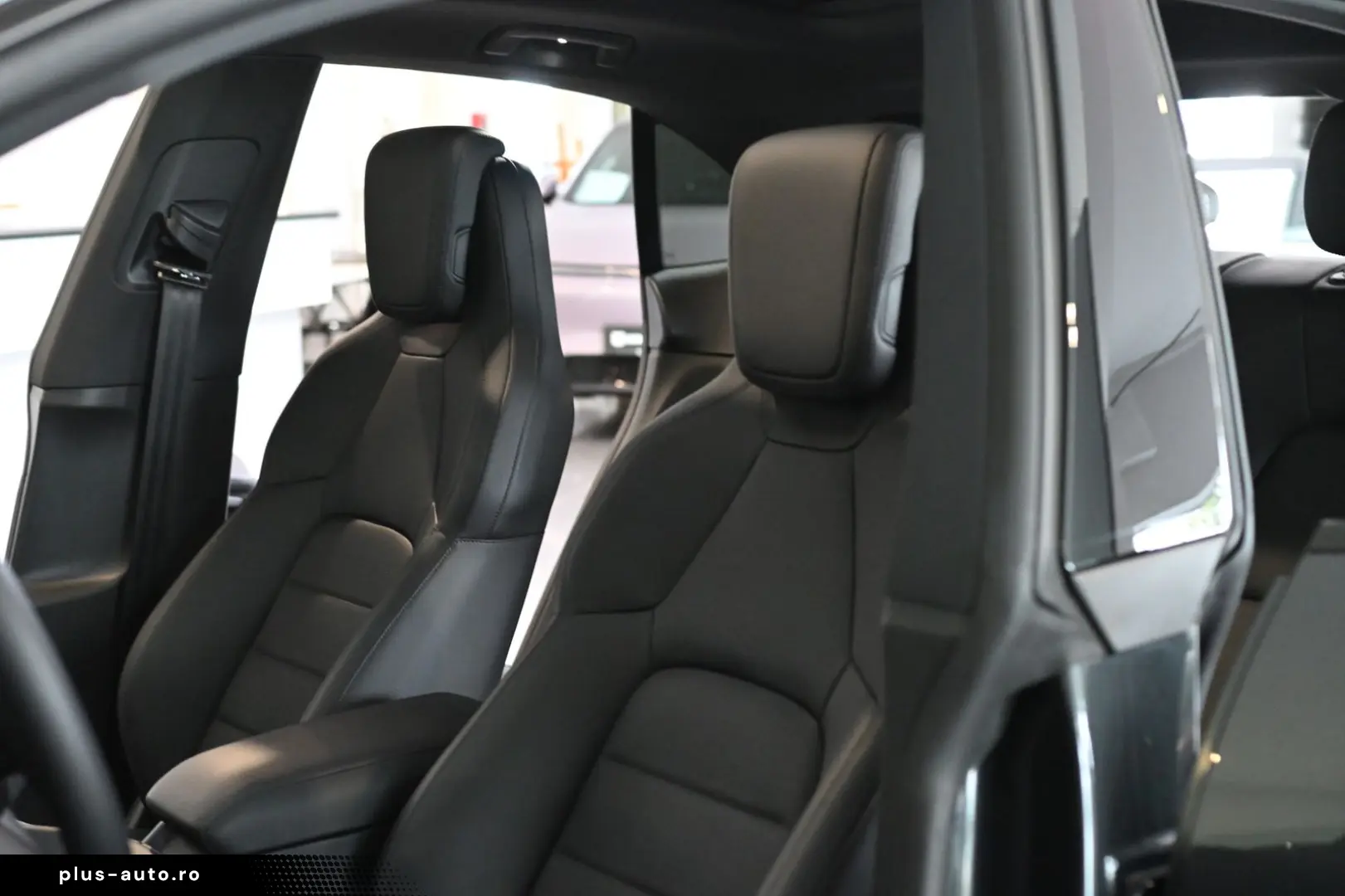 PORSCHE Macan 4 AHK Luftfederung Pano ACC HUD 21-Zoll