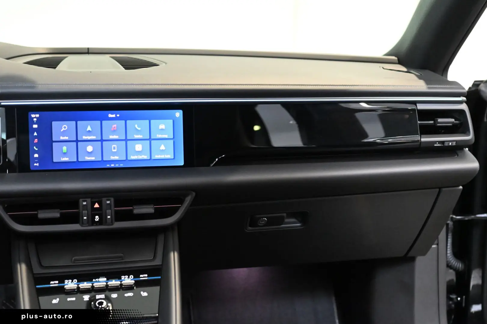 PORSCHE Macan 4 AHK Luftfederung Pano ACC HUD 21-Zoll