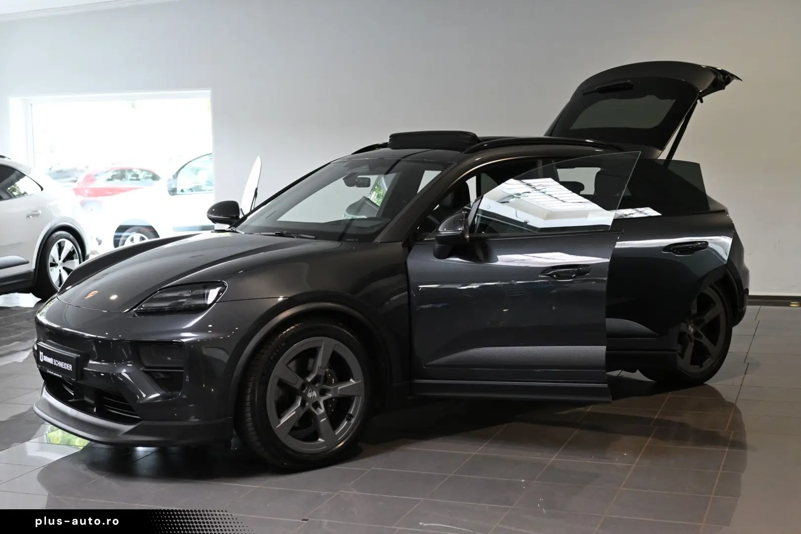 PORSCHE Macan 4 AHK Luftfederung Pano ACC HUD 21-Zoll
