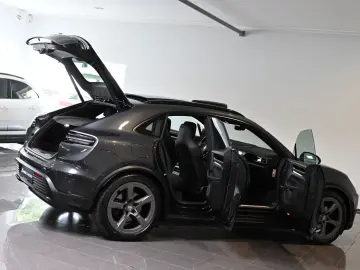 PORSCHE Macan 4 AHK Luftfederung Pano ACC HUD 21-Zoll