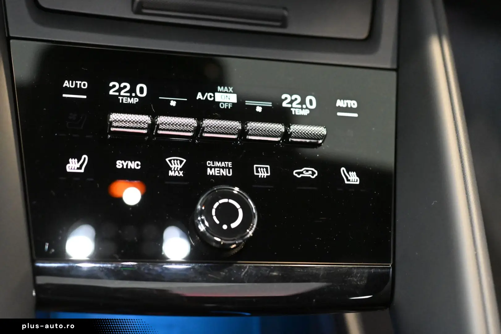 PORSCHE Macan 4 AHK Luftfederung Pano ACC HUD 21-Zoll