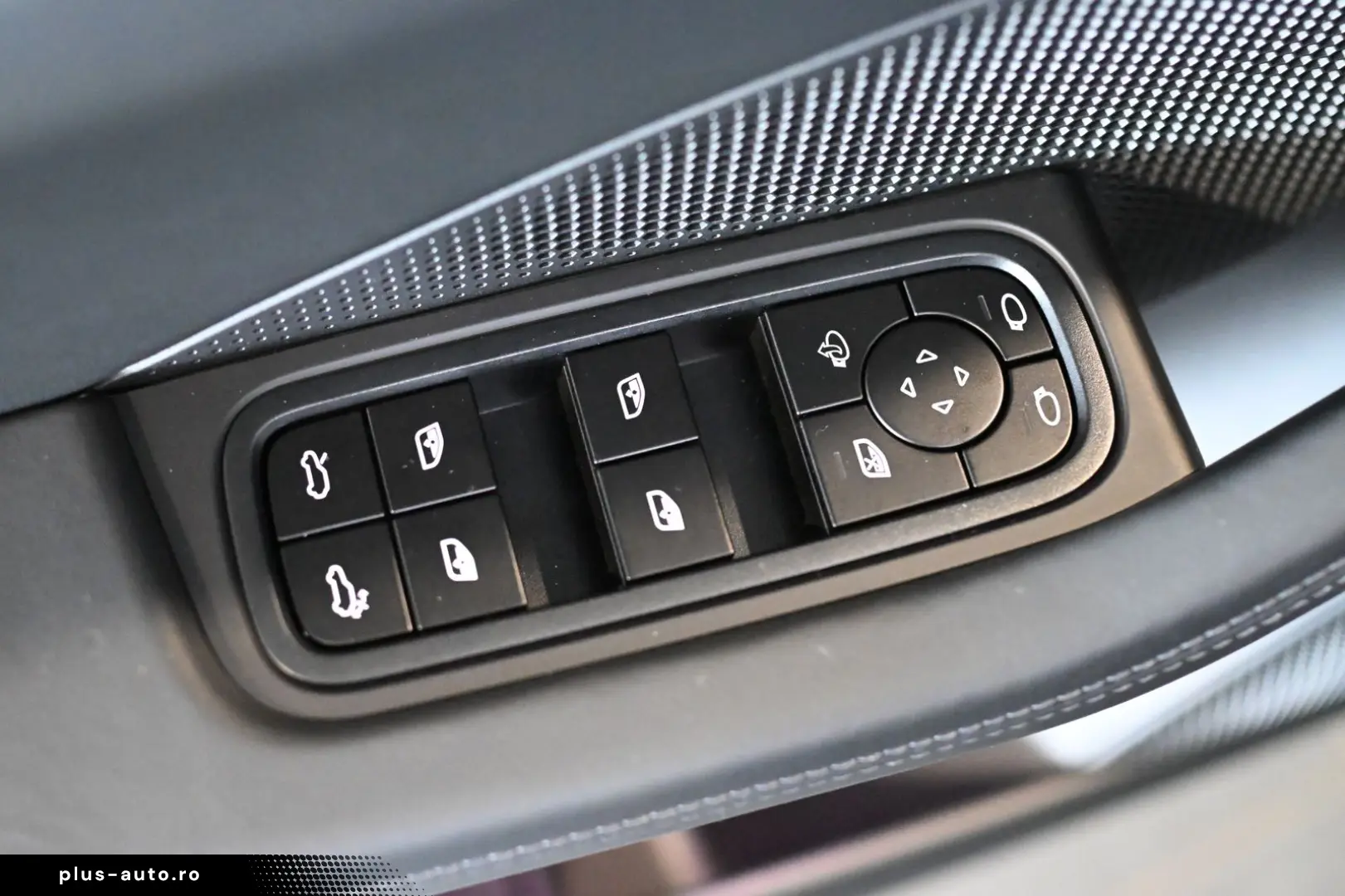 PORSCHE Macan 4 AHK Luftfederung Pano ACC HUD 21-Zoll