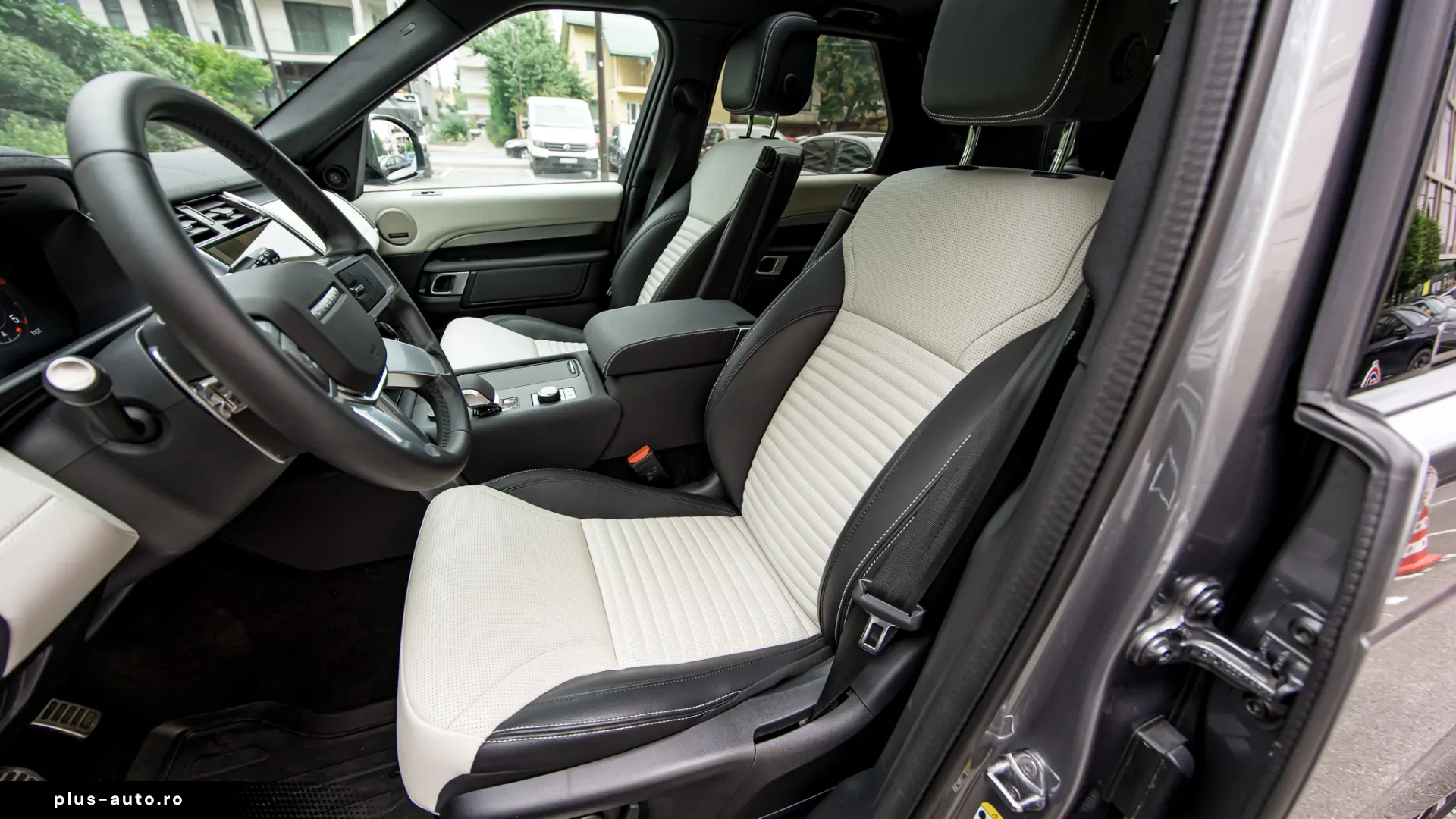 Land Rover Discovery 5 Dynamic SE D300 AWD