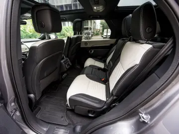 Land Rover Discovery 5 Dynamic SE D300 AWD